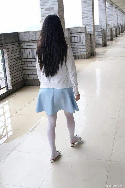 丝袜y娃女教师43,揭秘43岁女教师的风采与魅力